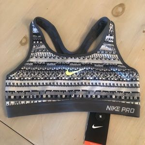 Nike Pro Medium support sports bra